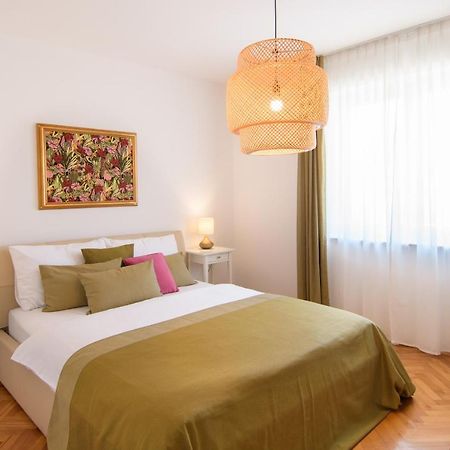 Julie City Centre Porec Apartment Екстер'єр фото