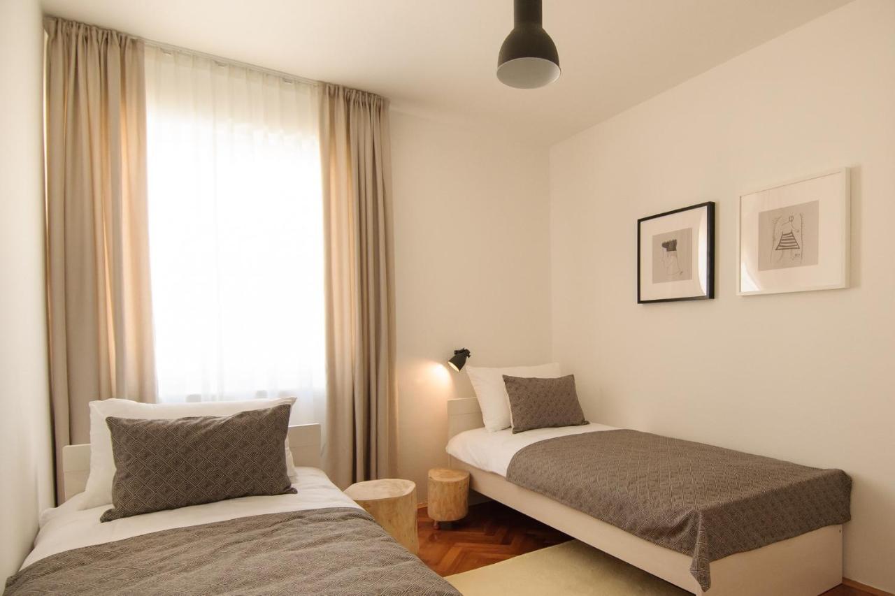 Julie City Centre Porec Apartment Екстер'єр фото