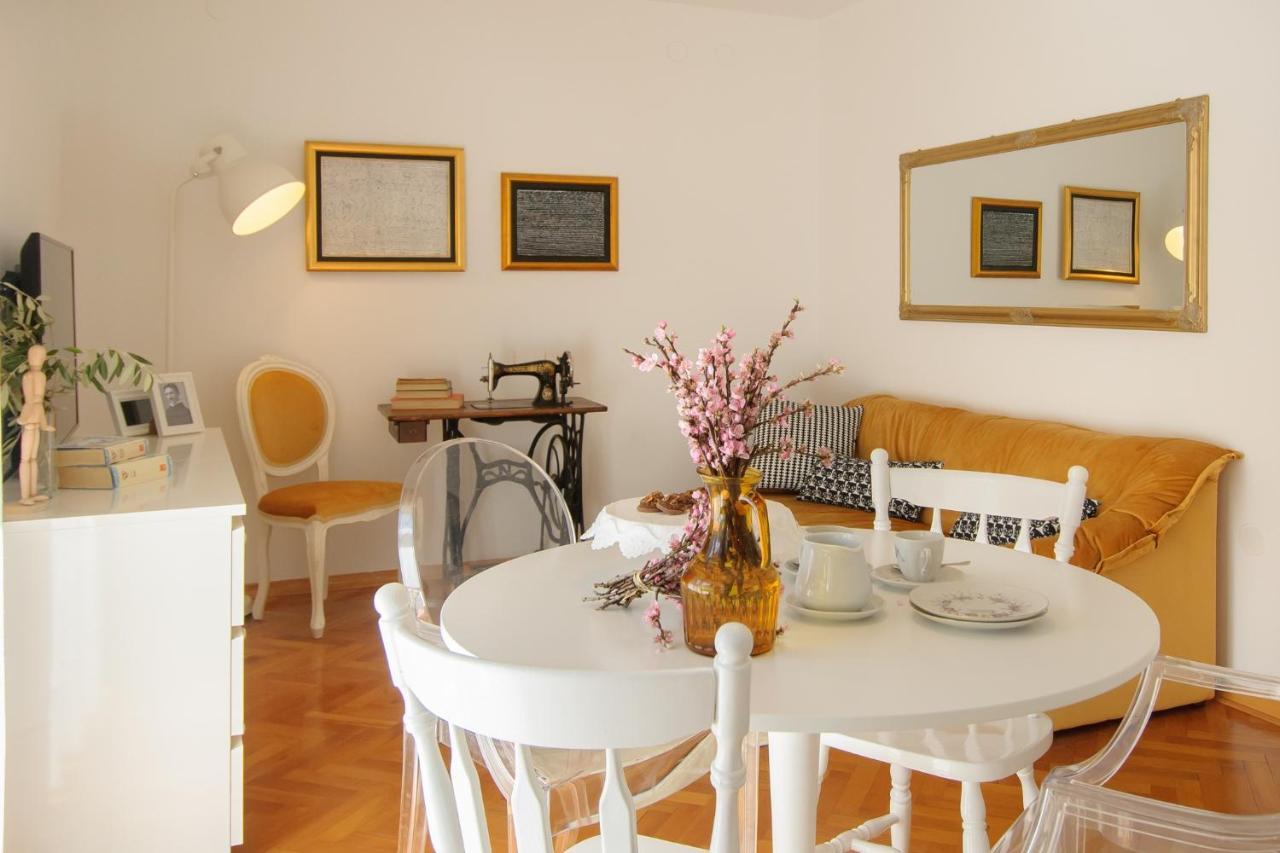 Julie City Centre Porec Apartment Екстер'єр фото